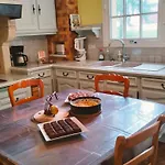 Calme Et Paisible En Foret, Ideal Pour Famille Et Amis - Fr-1-410-486 *