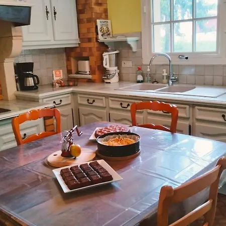 Calme Et Paisible En Foret, Ideal Pour Famille Et Amis - Fr-1-410-486 *