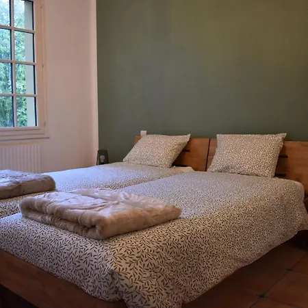 Calme Et Paisible En Foret, Ideal Pour Famille Et Amis * Parigné-lʼÉvêque